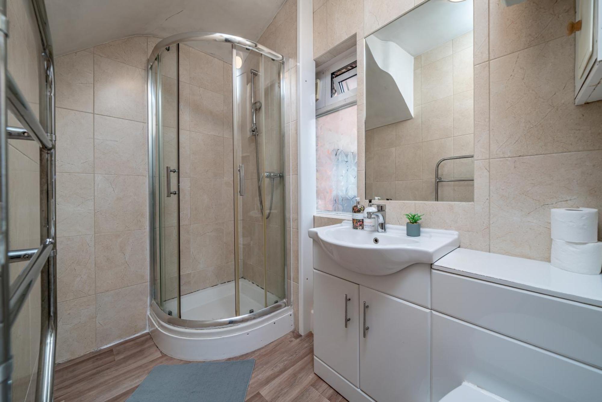 Carnaby & Oxford Street - Central Soho - One Bedroom - Double Bed & Sofabed London Exterior foto